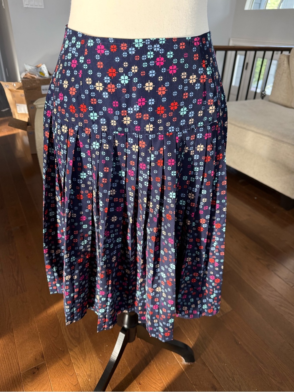 DownEast Navy Bottom Pleat Skirt with Multicolor Floral Print Size Small